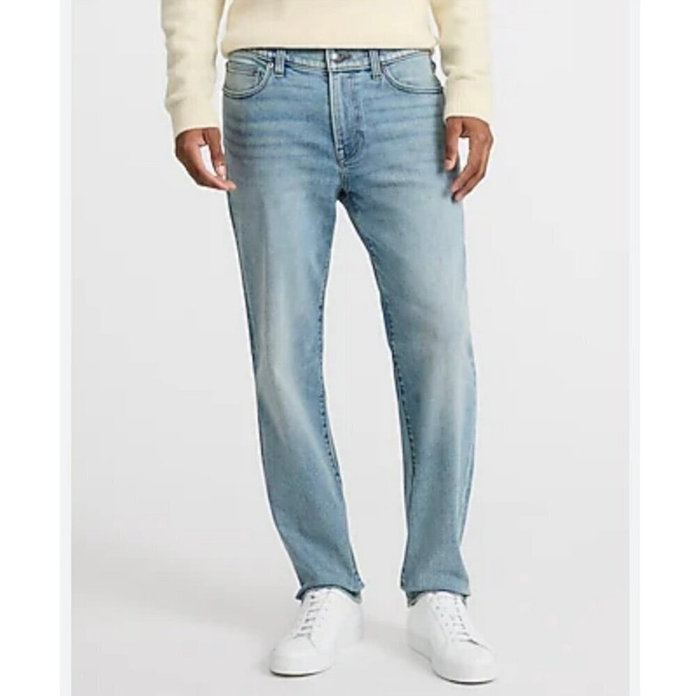 Express Men’s Straight Leg Blue Jeans Light Wash Size 32x34 EUC